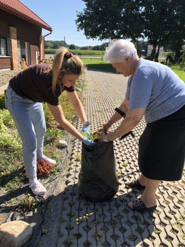 20_08_Środek tygodnia to czas na porządki🧹, muzykę💃, śpiew.🎤☺️